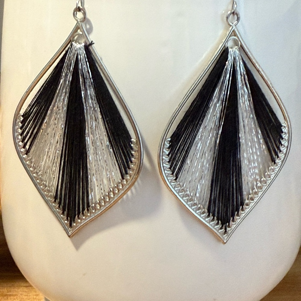 Elegant Silver and Black Teardrop Earrings - Picture 2 of 8